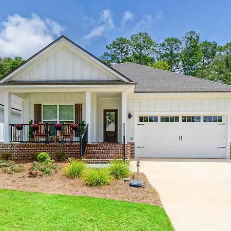 Fully-Fenced Backyard L Perfect For Families And Groups Villa